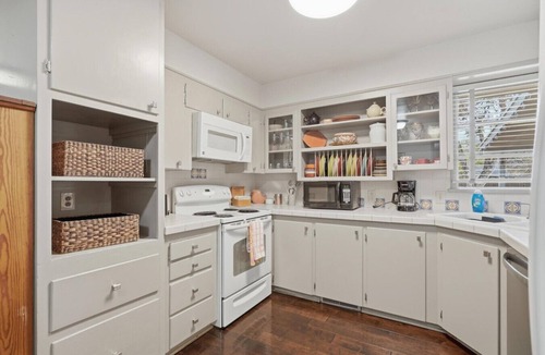 Elmwood Area House | Elmwood Family Home, Spacious MCM Design, Sleeps 7