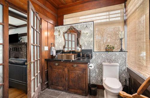 Upper Telegraph House | Elmwood House Berkeley