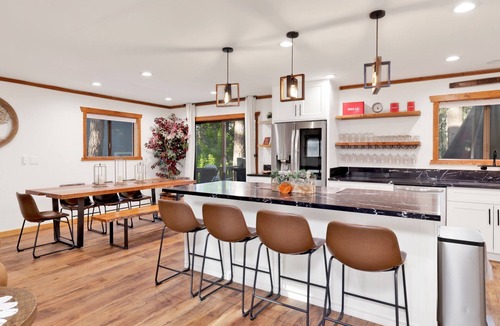 Big Bear Cabin | Elmwood Place #2218