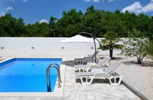 Lovinac Villa | Elo Holiday Home