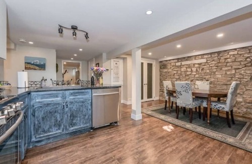 Elora Apartment | Elora Gingerbread House Airbnb