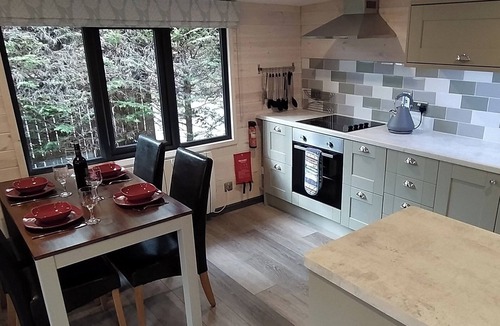 Skelwith Bridge Cottage | Elterwater – Neaum Crag