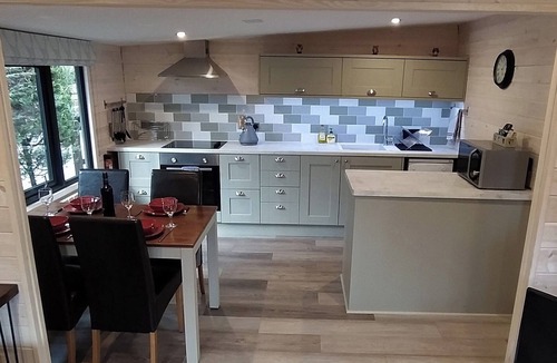 Skelwith Bridge Cottage | Elterwater – Neaum Crag