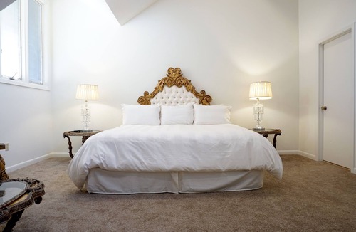 Ellendale House | Elvis Presley Designed And Financed This Home For His Doctor