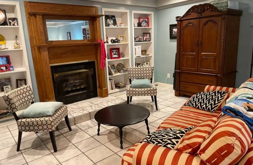 Camden Apartment | Elvis Presley Fan Room