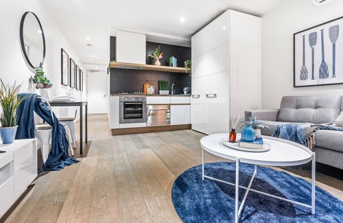 Saint Kilda South Apartment | Elwood Beachside Escape