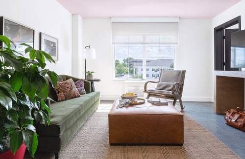 Lexington Hotel | Elwood Hotel & Suites