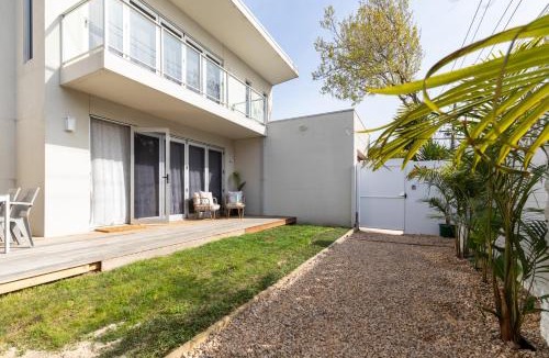 Elwood House | Elwood Star- Beachside Retreat