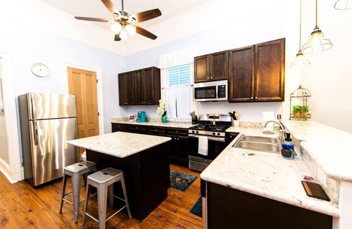 South 7th Ward Bed & Breakfast | Elysian Historic Cottage Historic Getaways