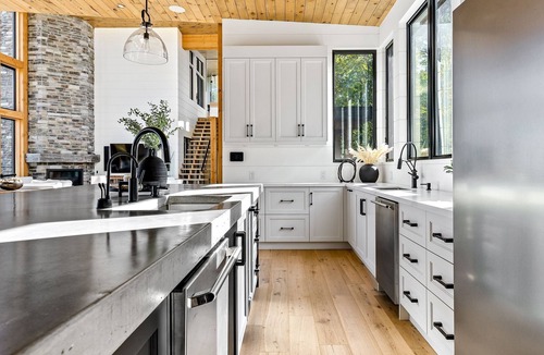 Kawartha Lakes House | Elysium- Escape To Paradise
