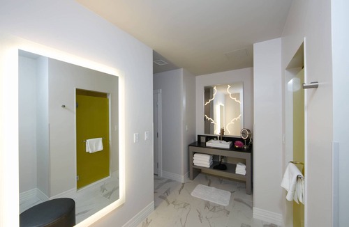 Central City Hotel | Elyton Hotel, Autograph Collection by Marriott