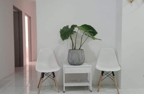 Pelindung Apartment | EM Qamar Guest House