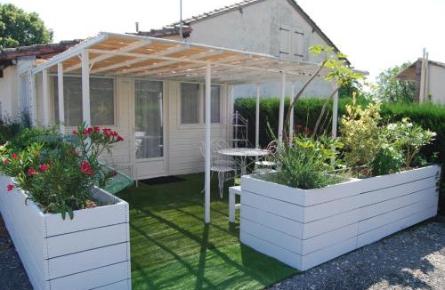 Montjean House | EMA Cottage