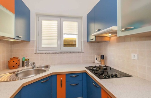 Jurandvor Apartment | Ema - Cozy Pet-friendly Suite for Two with Parking