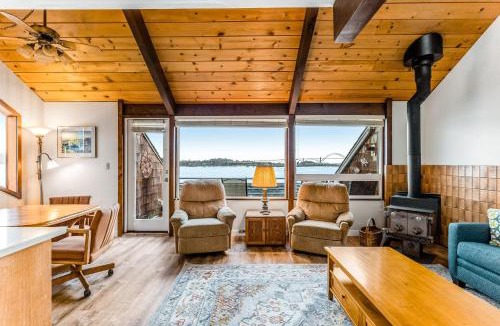 Historic Bayfront Apartment | Embarcadero Condo #E225