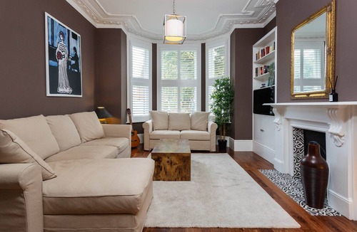 Oval House | Embassy Elegance, by Veeve