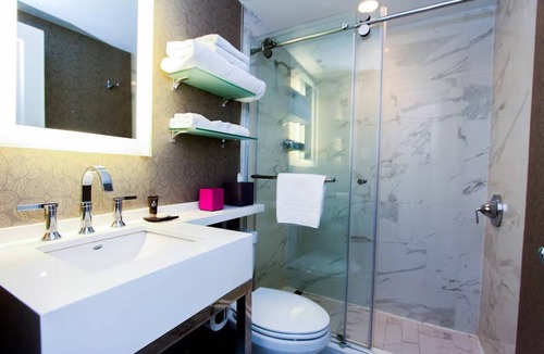Kalorama Heights Hotel | Embassy Row & Georgetown Attractions - 1.6 mi | 2 Modern Units | Parking