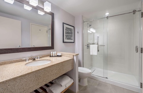 East Boston Hotel | Embassy Suites Boston Logan Airport