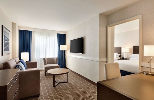 East Boston Hotel | Embassy Suites Boston Logan Airport