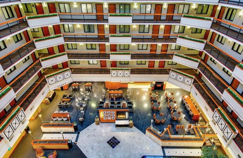 Lyndon Hotel | Embassy Suites by Hilton Louisville East