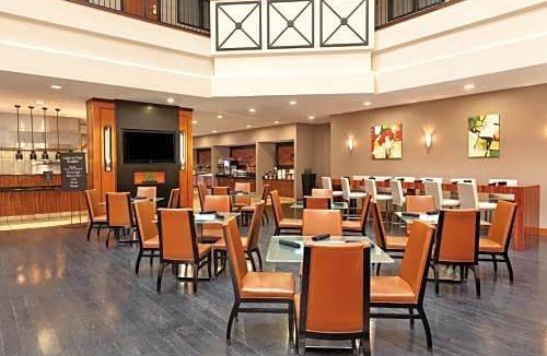 Lyndon Hotel | Embassy Suites by Hilton Louisville East
