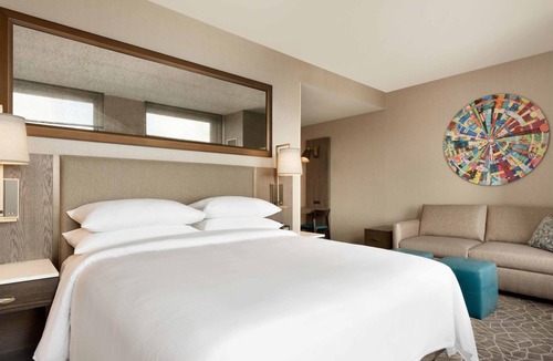 Downtown West Hotel | Embassy Suites by Hilton Minneapolis Downtown