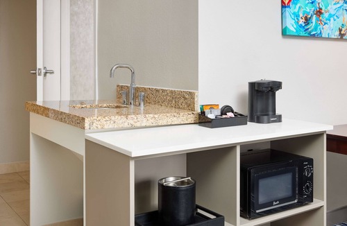 West Palm Beach Hotel | Embassy Suites by Hilton West Palm Beach Central