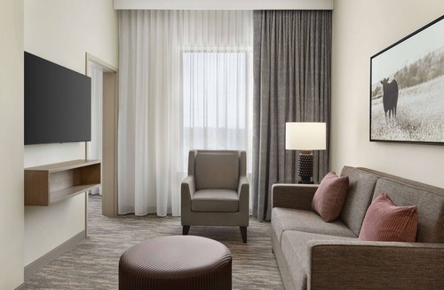 Round Rock Hotel | Embassy Suites by Hilton Round Rock