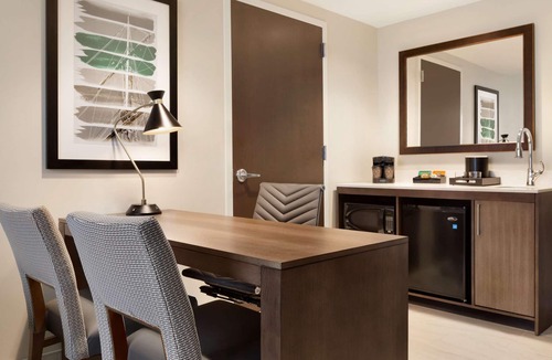 Downtown Wilmington Hotel | Embassy Suites by Hilton Wilmington Riverfront