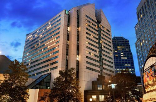 Mile Square Hotel | Embassy Suites by Hilton Indianapolis Downtown