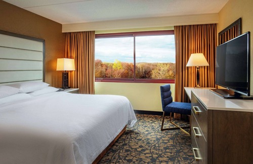 Waltham Hotel | Embassy Suites by Hilton Boston Waltham