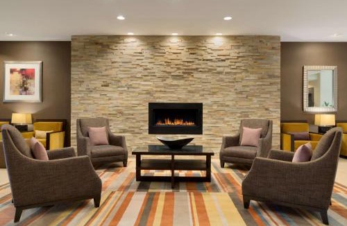 Deerfield Hotel | Embassy Suites by Hilton Chicago North Shore Deerfield