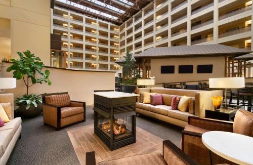 Deerfield Hotel | Embassy Suites by Hilton Chicago North Shore Deerfield
