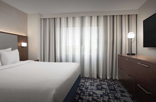 Far North Dallas Hotel | Embassy Suites by Hilton Dallas Near the Galleria