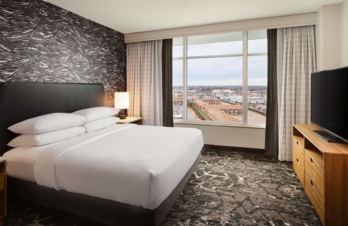 Coliseum Central Hotel | Embassy Suites by Hilton Hampton Convention Center