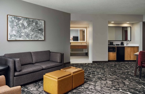 Coliseum Central Hotel | Embassy Suites by Hilton Hampton Convention Center