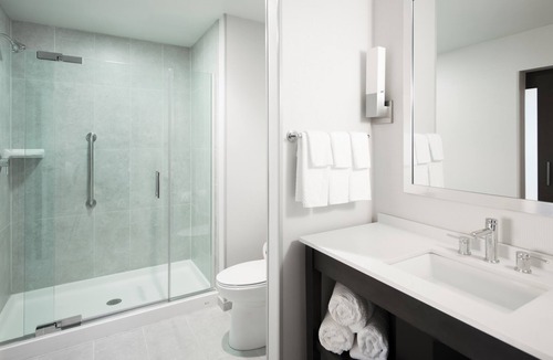 Olathe Hotel | Embassy Suites by Hilton Kansas City Olathe