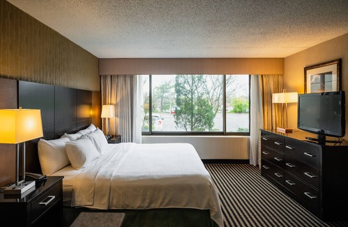 Piscataway Hotel | Embassy Suites by Hilton Piscataway Somerset