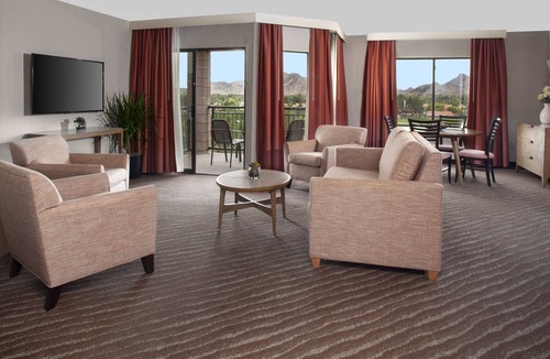 Paradise Valley Village Hotel | Embassy Suites by Hilton Phoenix Scottsdale
