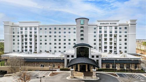 Umstead Hotel | Embassy Suites by Hilton Raleigh Durham Airport Brier Creek