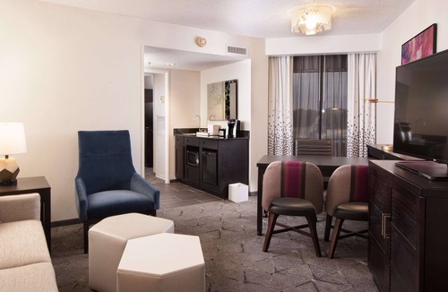 Crabtree Hotel | Embassy Suites by Hilton Raleigh Crabtree