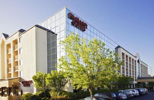 East Lake Hills Hotel | Embassy Suites by Hilton Seattle Bellevue