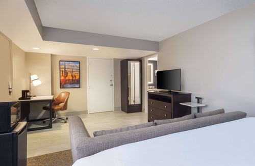 Tucson Hotel | Embassy Suites by Hilton Tucson East