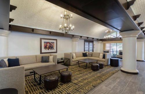 Tulsa Hotel | Embassy Suites by Hilton Tulsa I-44
