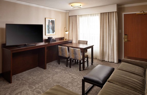 Tysons Hotel | Embassy Suites by Hilton Tysons Corner