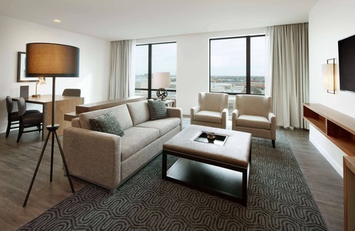 Amarillo Hotel | Embassy Suites by Hilton Amarillo Downtown