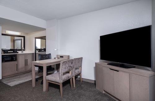 Hunt Valley Hotel | Embassy Suites by Hilton Baltimore Hunt Valley