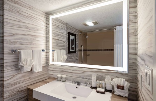 Hunt Valley Hotel | Embassy Suites by Hilton Baltimore Hunt Valley