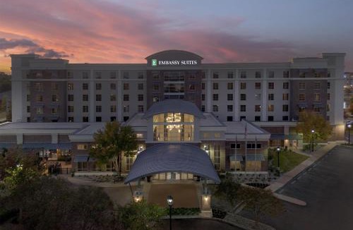 Ridgeland Hotel | Embassy Suites by Hilton Jackson North Ridgeland