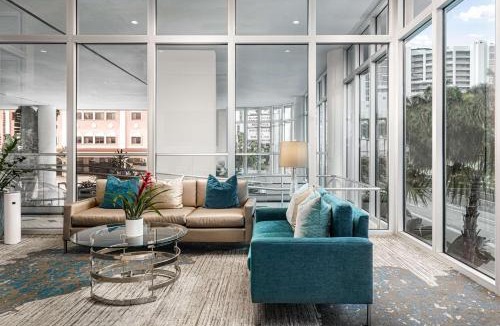 Central Sarasota Hotel | Embassy Suites By Hilton Sarasota